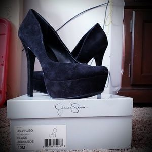 JS-Waleo Suede Black Pumps!!!